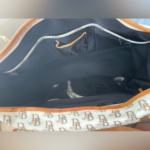 Dooney & Bourke Diaper Bag W/ Changing Mat Signature Pattern White & Brown - Picture 10 of 14